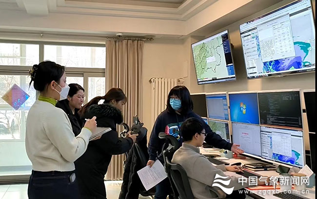 心系春运之路 守护万家团圆