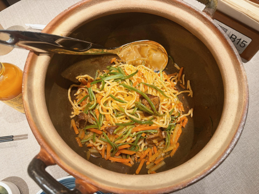 贾国龙新品牌做焖面，人均消费40元至50元，回应：西贝要关一部分店